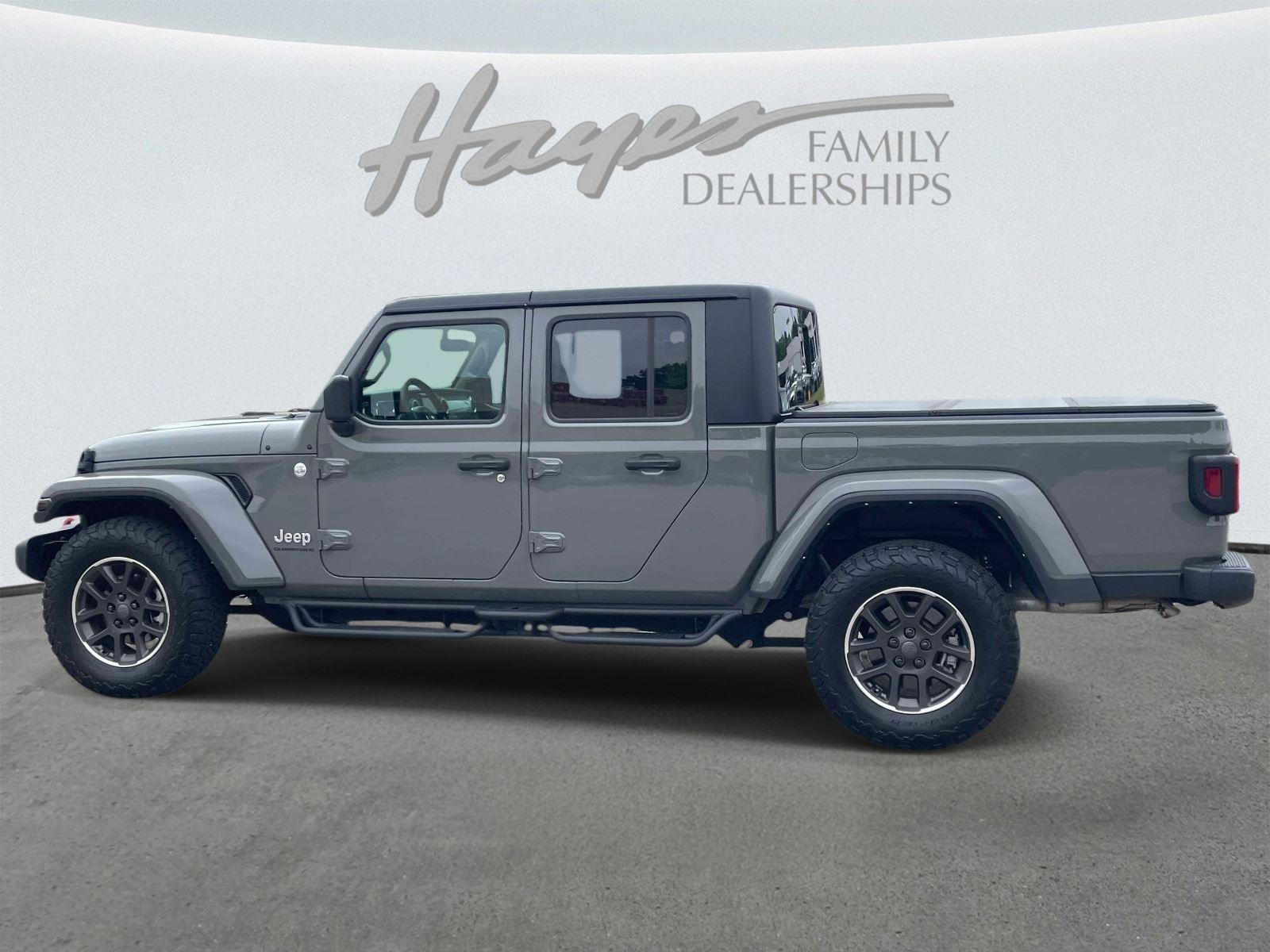 Used 2023 Jeep Gladiator Overland AWD/4WD image 6