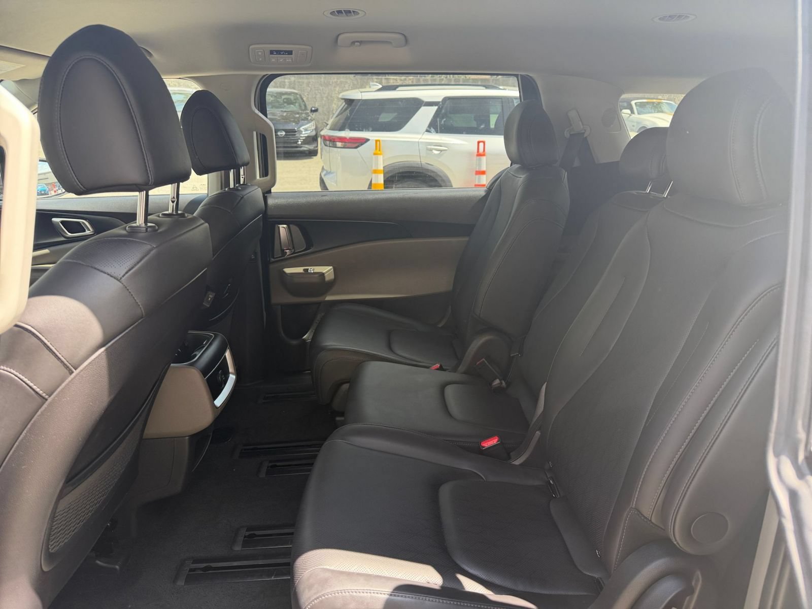 Used 2026 Kia Carnival FWD image 28