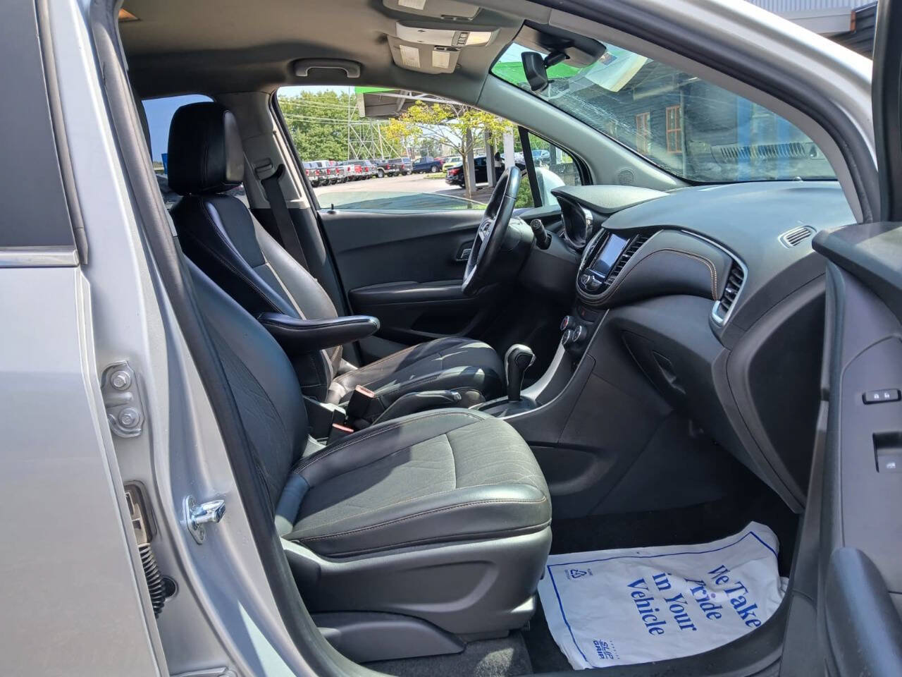 Used 2020 Chevrolet Trax LT w/ LT Convenience Package FWD image 10