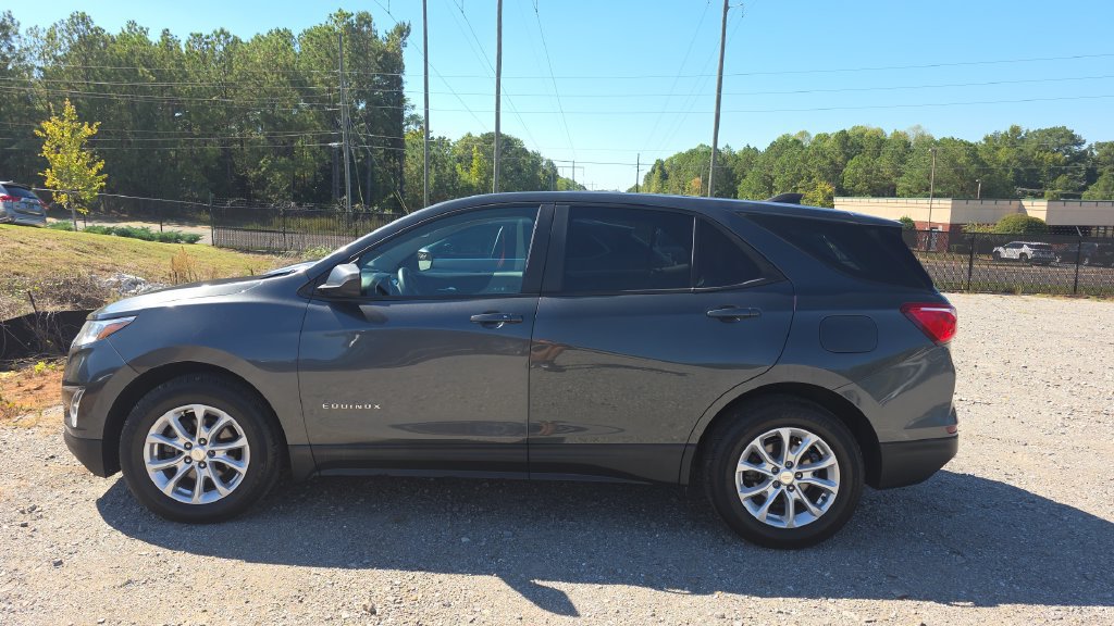 Used 2020 Chevrolet Equinox LS w/ LS Convenience Package FWD image 4
