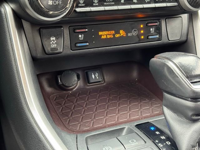 Used 2019 Toyota RAV4 Limited w/ Cold Weather Package image 17