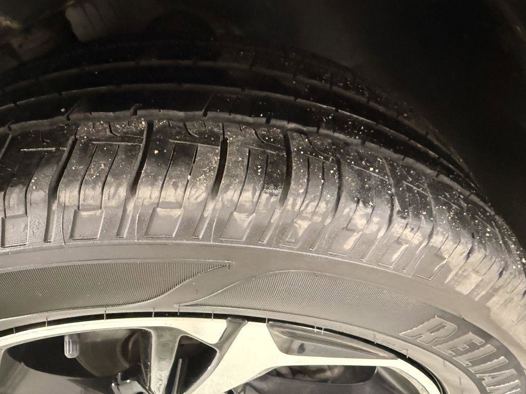 Used 2021 Chevrolet TrailBlazer RS w/ Sun and Liftgate Package AWD/4WD image 41