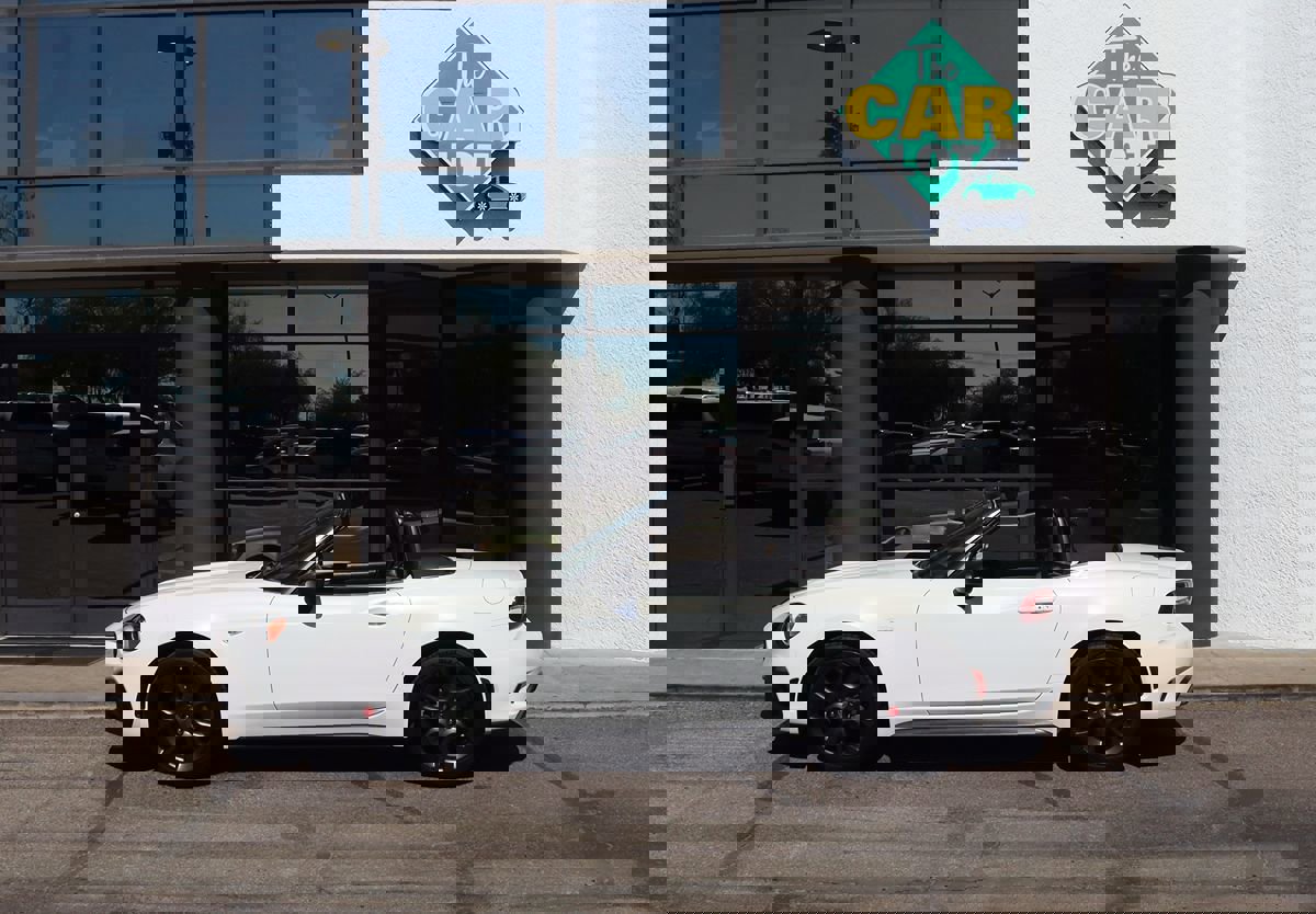 Used 2017 FIAT 124 Spider Abarth image 9