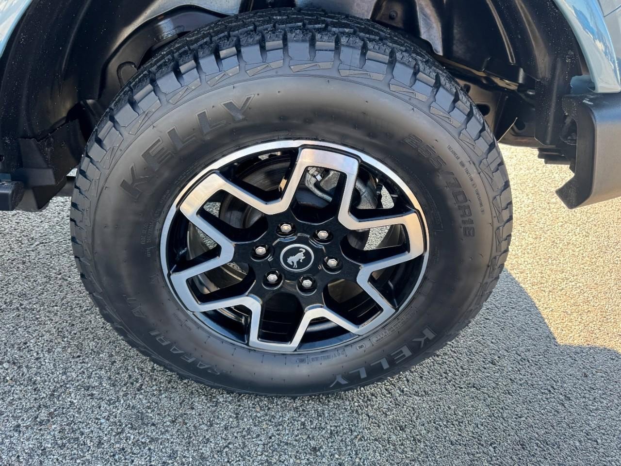 Used 2021 Ford Bronco Outer Banks image 6