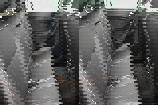 Used 2022 Volkswagen Tiguan SE image 12