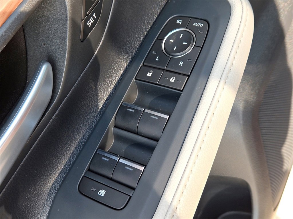 Used 2024 Toyota Grand Highlander Limited image 35