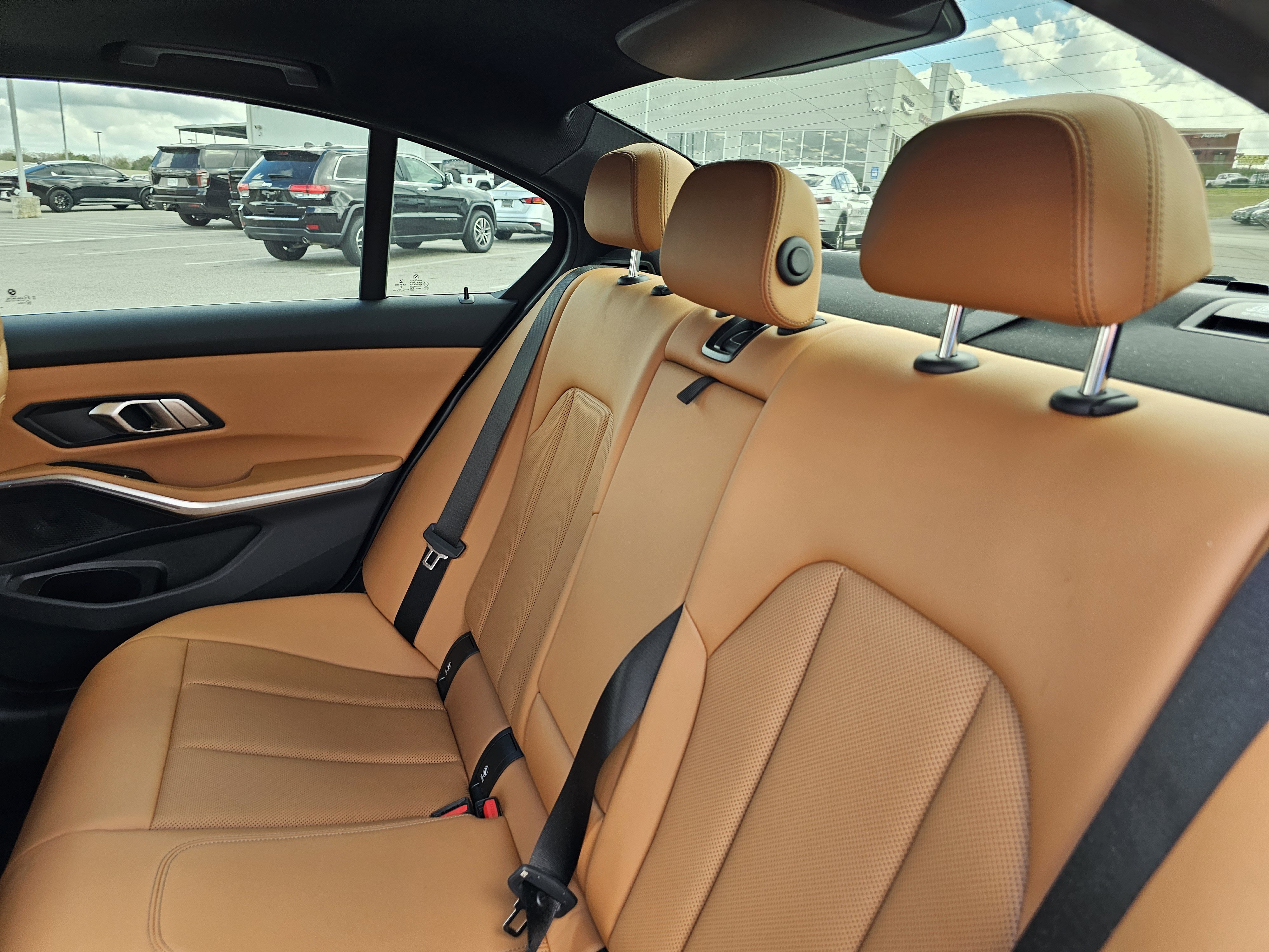 Used 2022 BMW 330i xDrive Sedan w/ Driving Assistance Package image 33