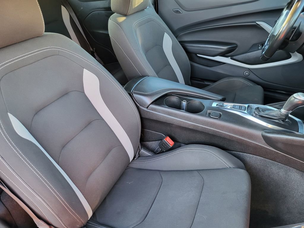 Used 2023 Chevrolet Camaro LT image 5