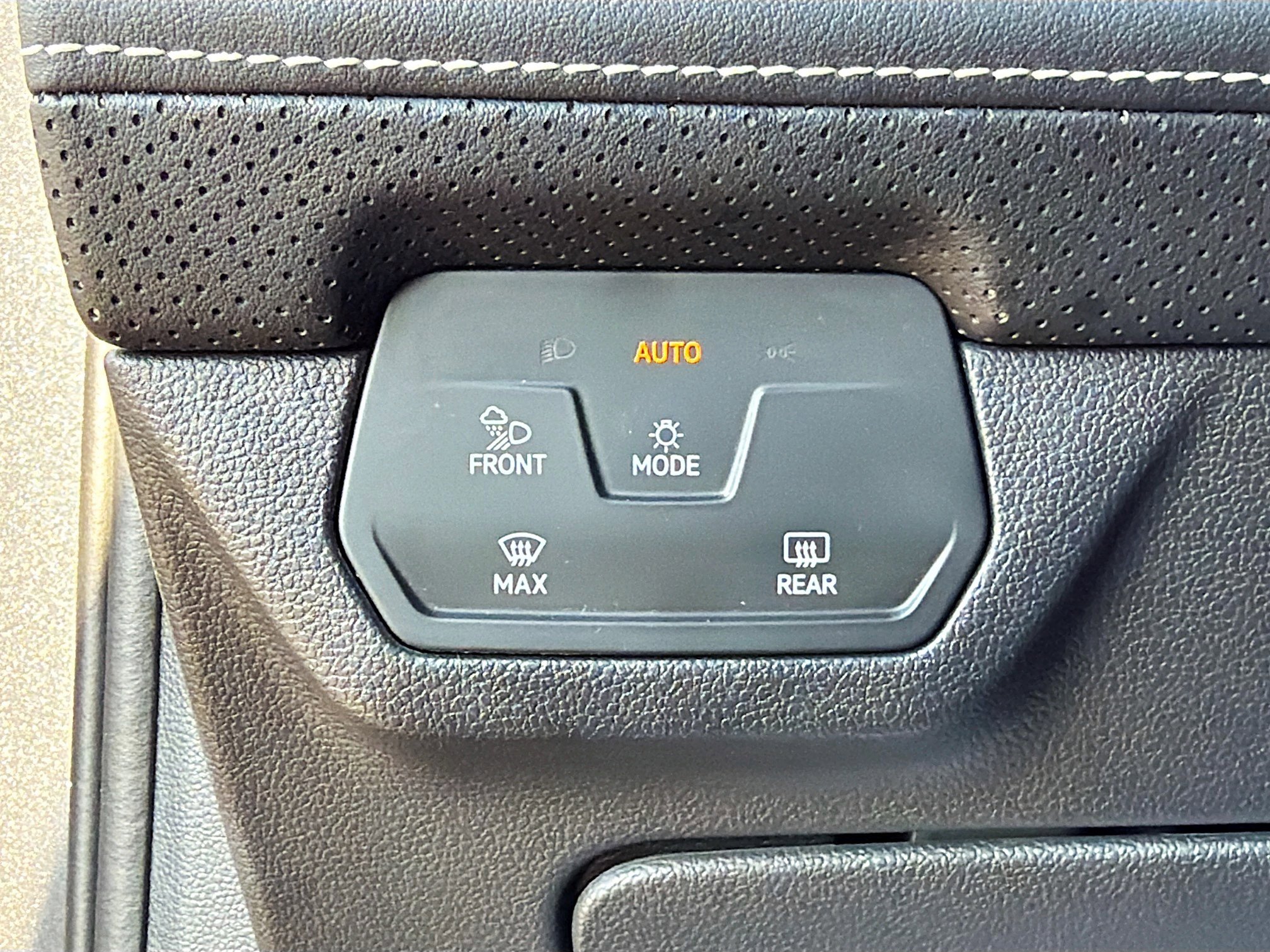 Used 2024 Volkswagen Atlas Cross Sport SEL Premium R-Line image 35