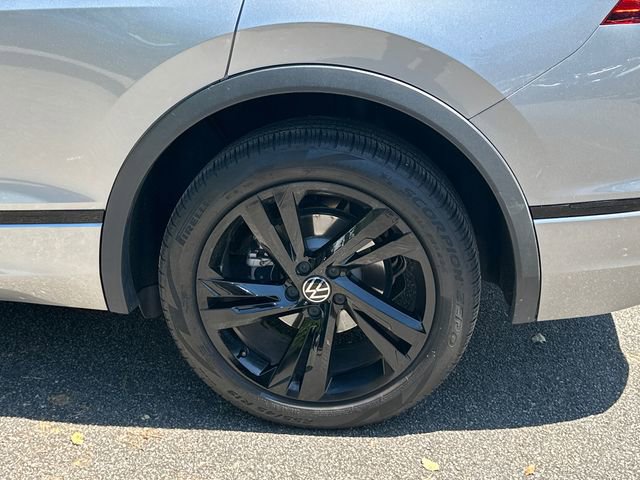 Used 2023 Volkswagen Tiguan SE R-Line image 19