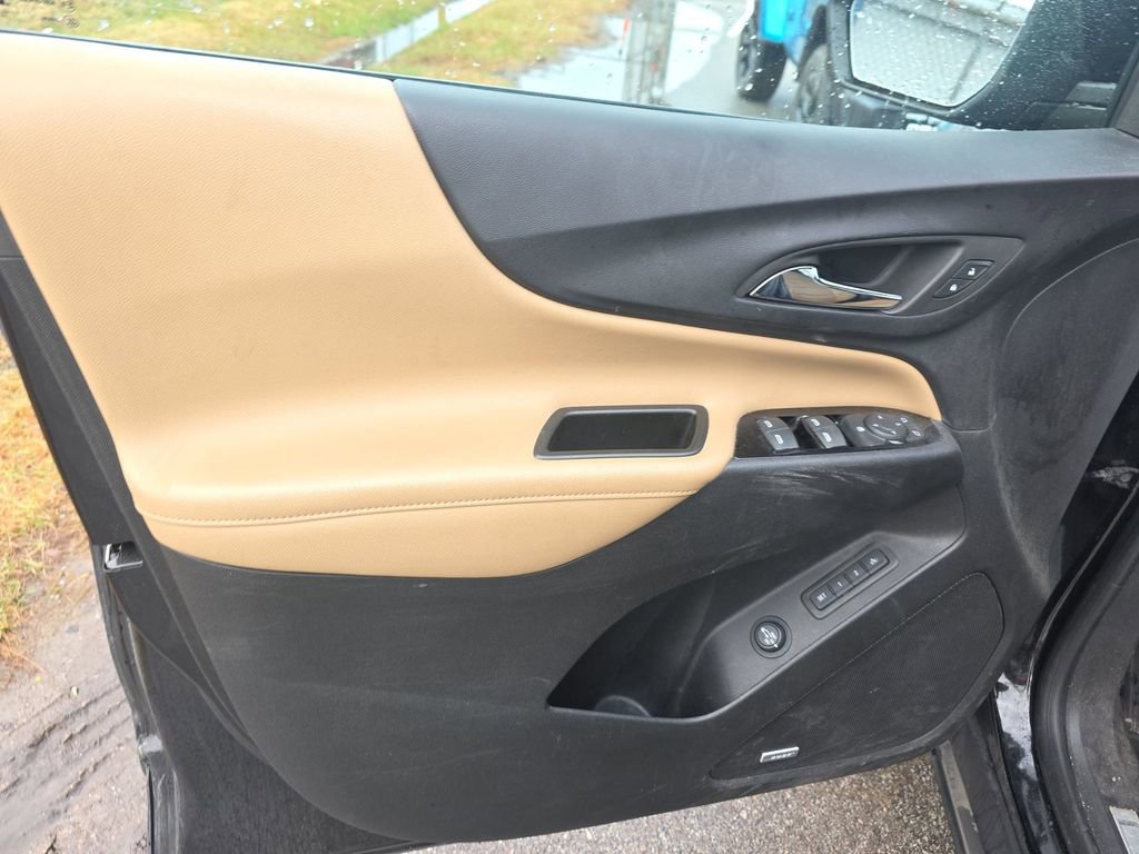 Used 2023 Chevrolet Equinox Premier image 8