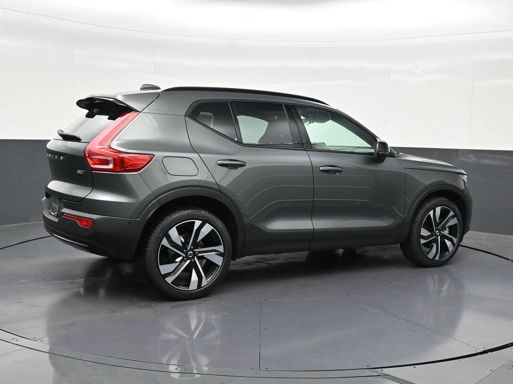 New 2026 Volvo XC40 B5 Plus AWD/4WD image 6