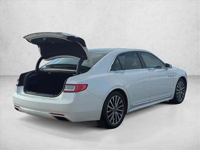 Used 2017 Lincoln Continental Select w/ Climate Package AWD/4WD image 4