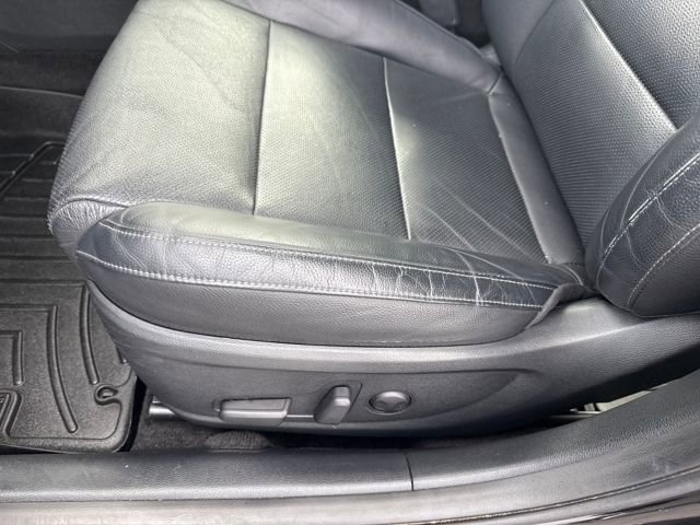 Used 2017 Kia Cadenza Premium w/ Luxury Package image 11