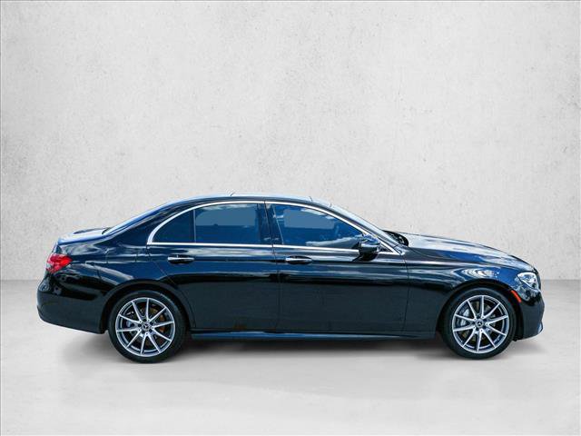 Used 2023 Mercedes-Benz E 350 4MATIC Sedan image 4