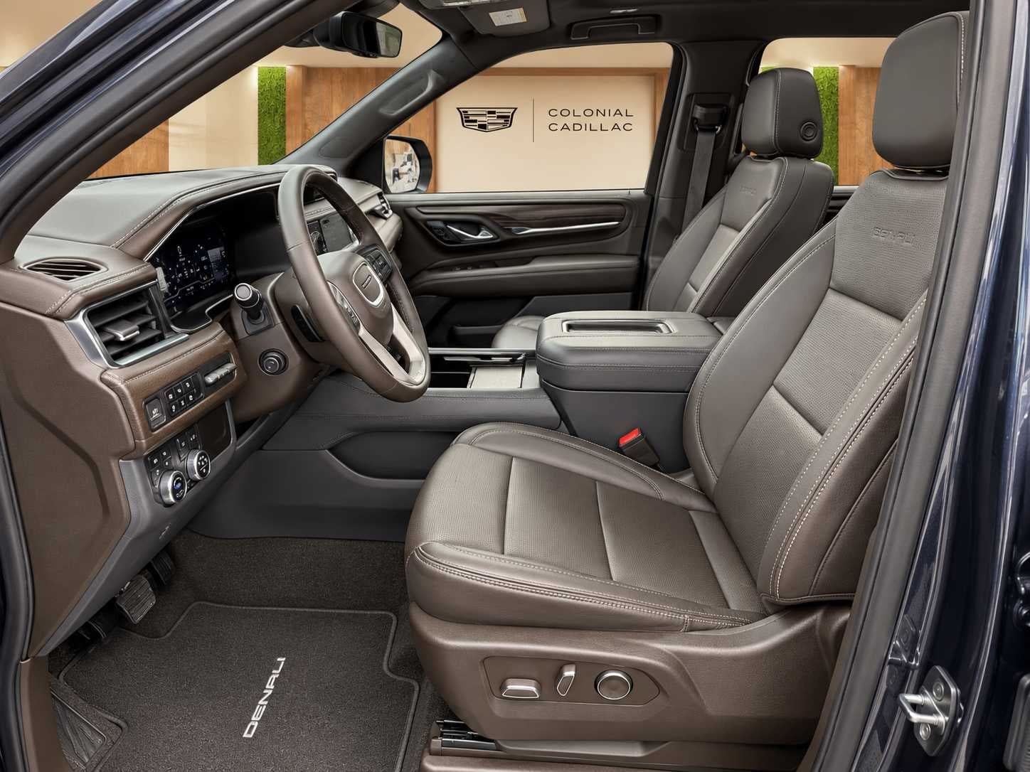 Used 2023 GMC Yukon Denali AWD/4WD image 5