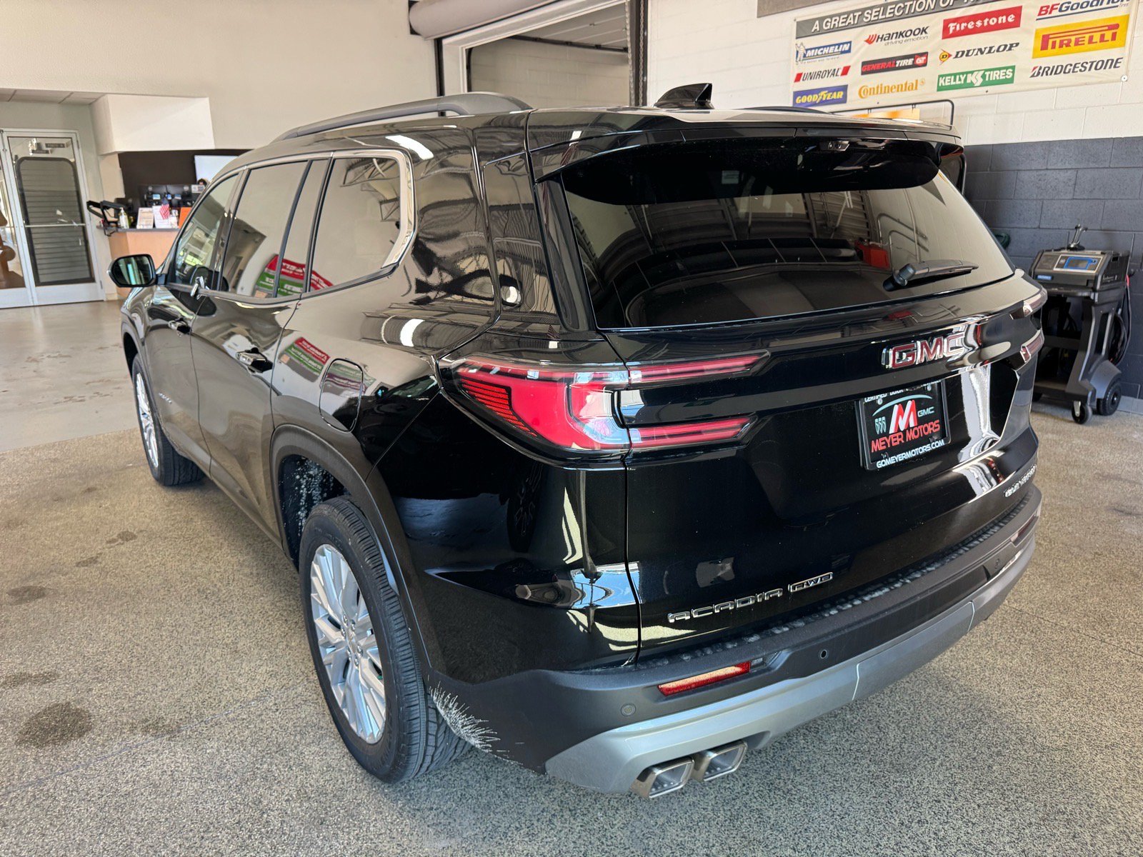 New 2026 GMC Acadia Elevation w/ Elevation Premium Package AWD/4WD image 7