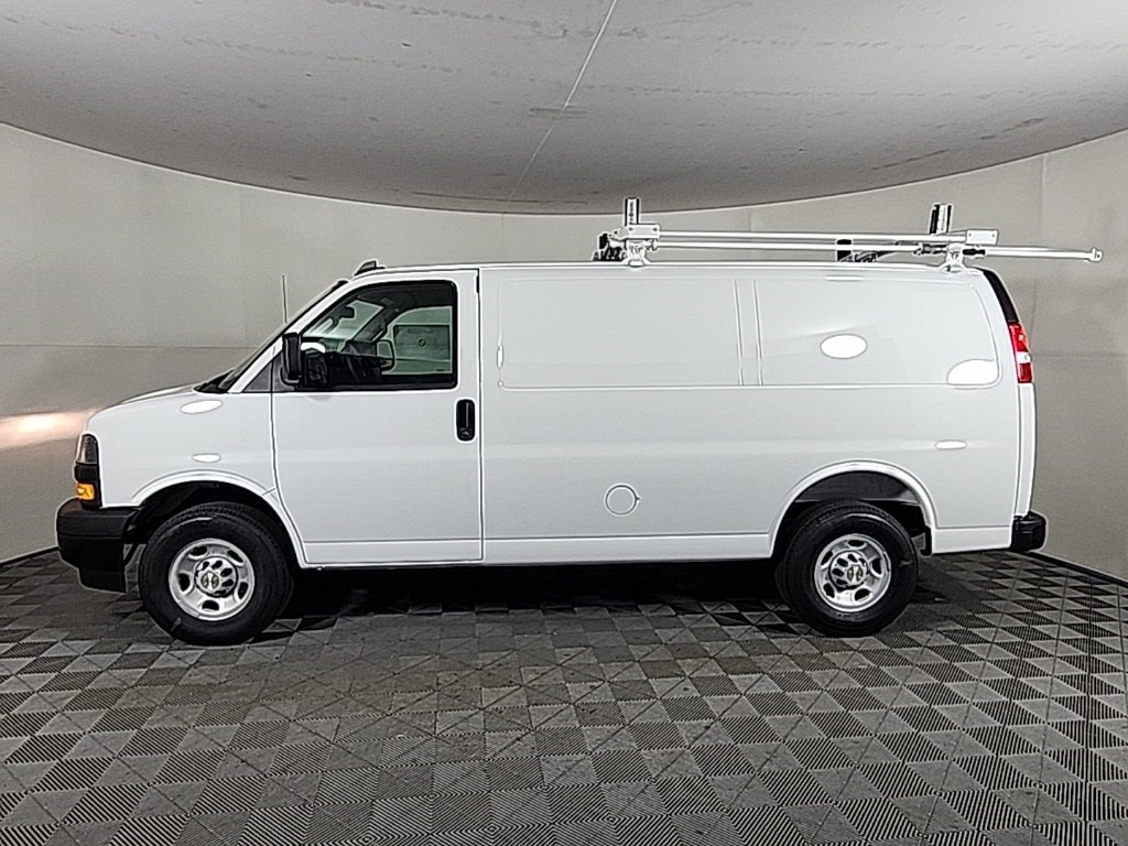 New 2025 Chevrolet Express 3500 w/ Driver Convenience Package image 6