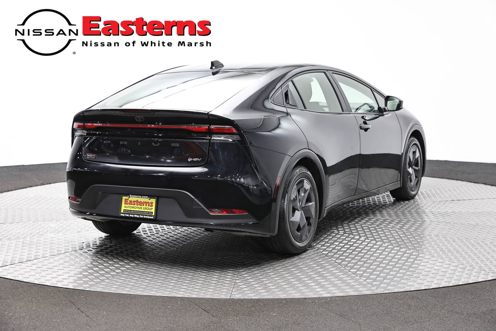 Used 2023 Toyota Prius LE FWD image 5
