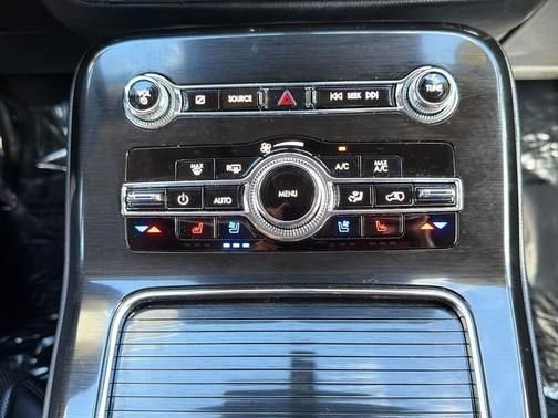 Used 2022 Lincoln Nautilus Reserve AWD/4WD image 17