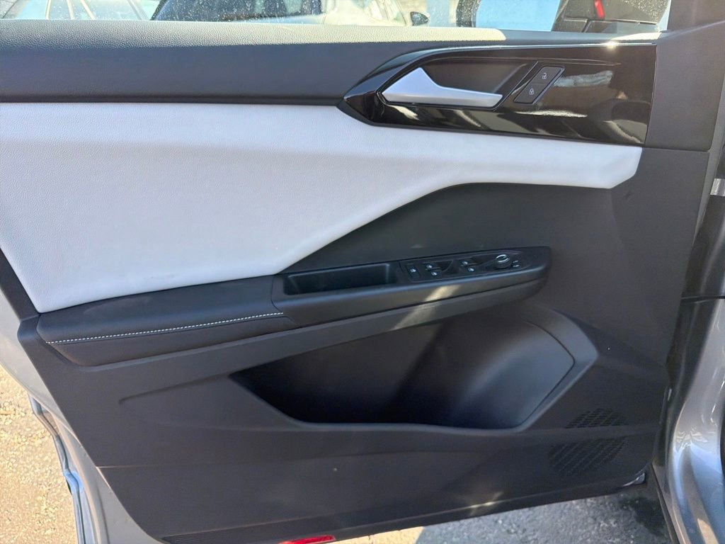 New 2026 Volkswagen Taos S image 10