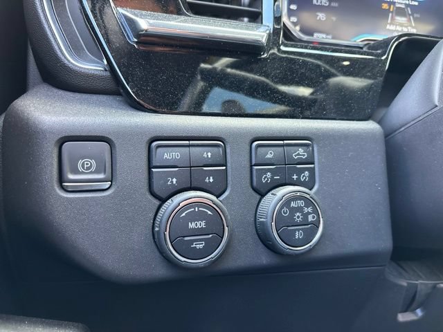 Used 2024 Chevrolet Silverado 1500 LT Trail Boss w/ LT Trail Boss Premium Package AWD/4WD image 19