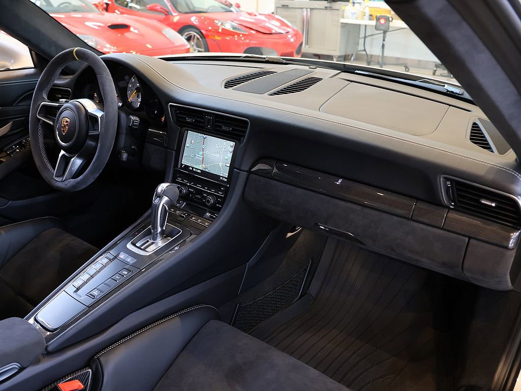 Used 2016 Porsche 911 GT3 RS image 32
