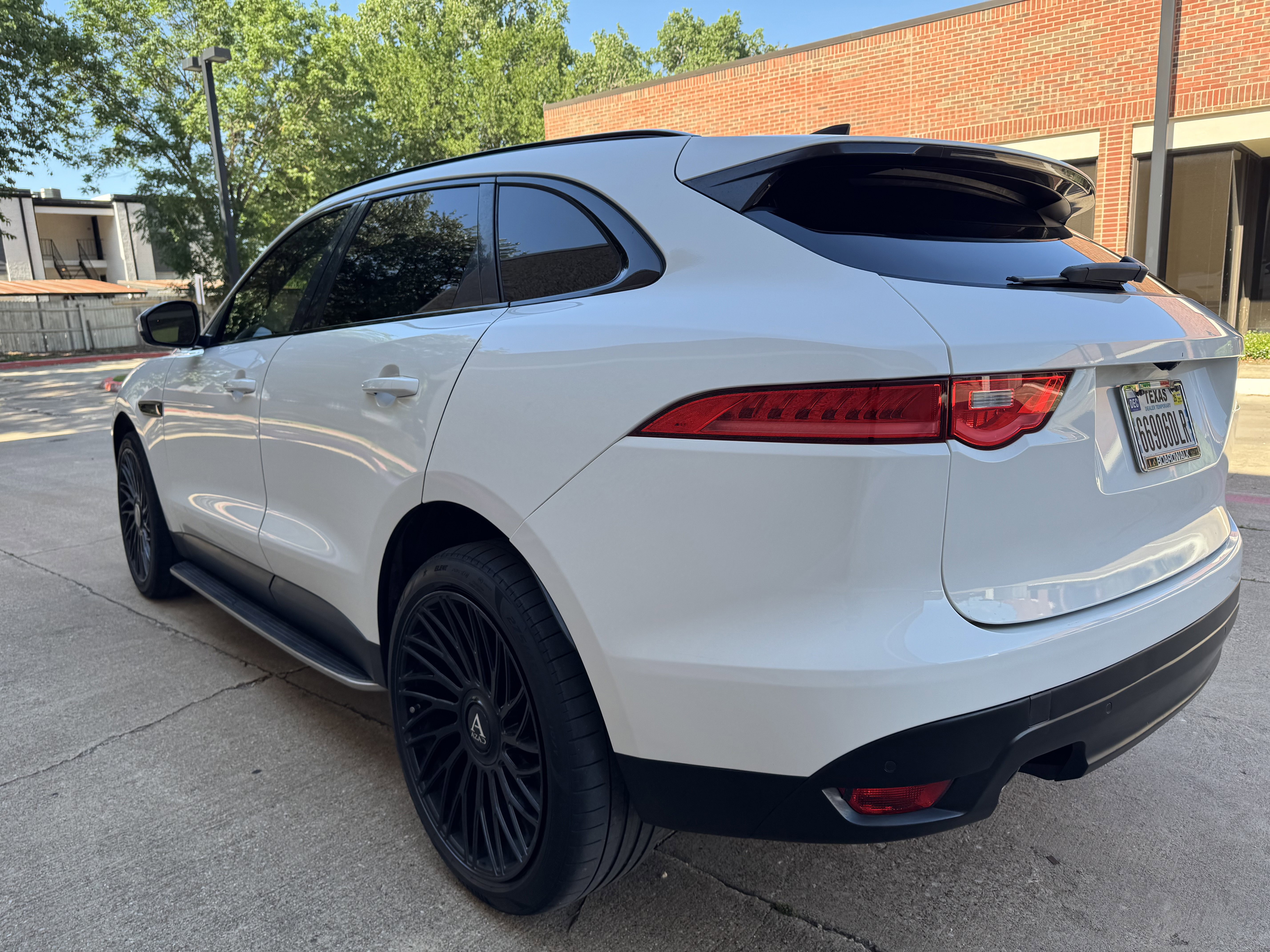 Used 2018 Jaguar F-PACE Premium AWD/4WD image 5