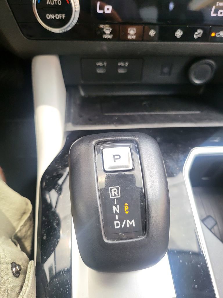 Used 2025 Mitsubishi Outlander SE AWD/4WD image 6