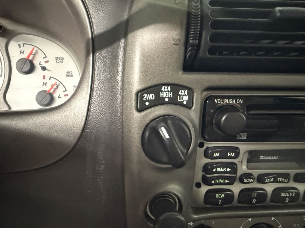 Used 2001 Ford Explorer Sport Trac 4x4 image 18