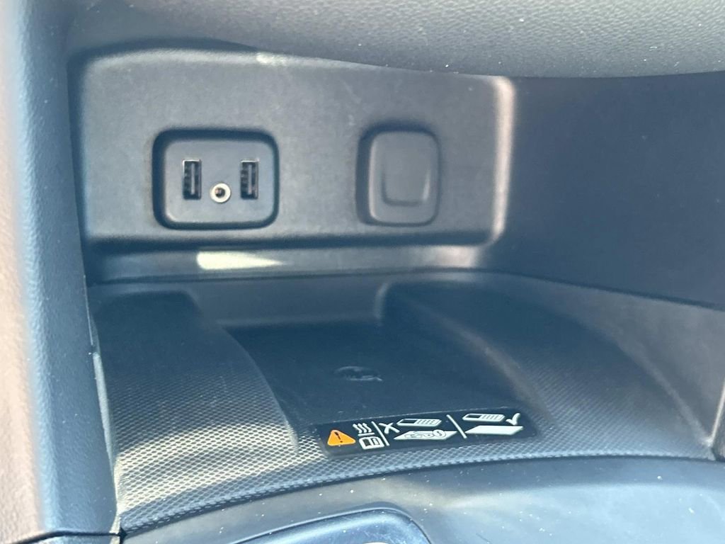 Used 2018 Chevrolet Equinox Premier FWD image 36