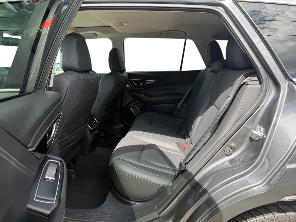 Used 2023 Subaru Outback Limited AWD/4WD image 28
