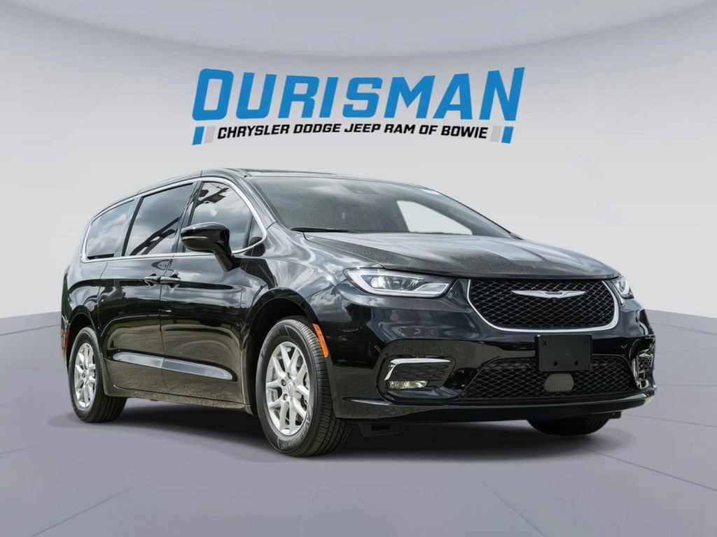 New 2025 Chrysler Pacifica Select FWD image 1