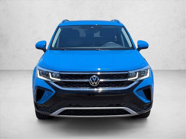 Used 2022 Volkswagen Taos SEL w/ Panoramic Sunroof Package FWD image 2