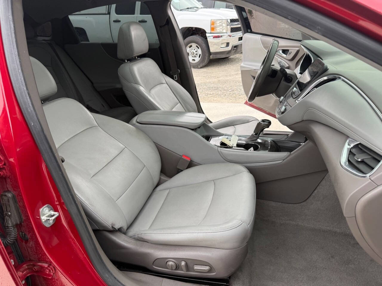 Used 2016 Chevrolet Malibu LT w/ Leather Package FWD image 30