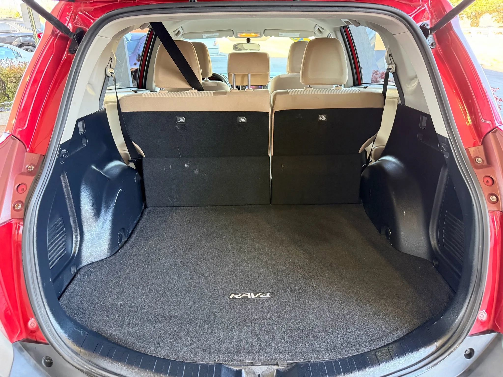 Used 2013 Toyota RAV4 LE image 23