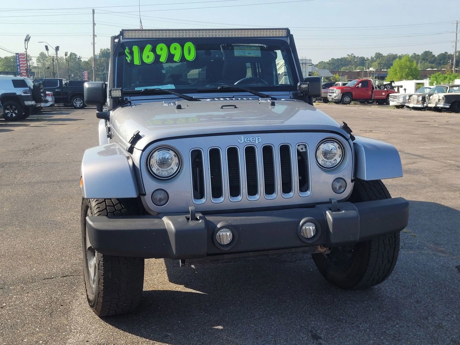 Used 2018 Jeep Wrangler Unlimited Sahara w/ Max Tow Package image 33
