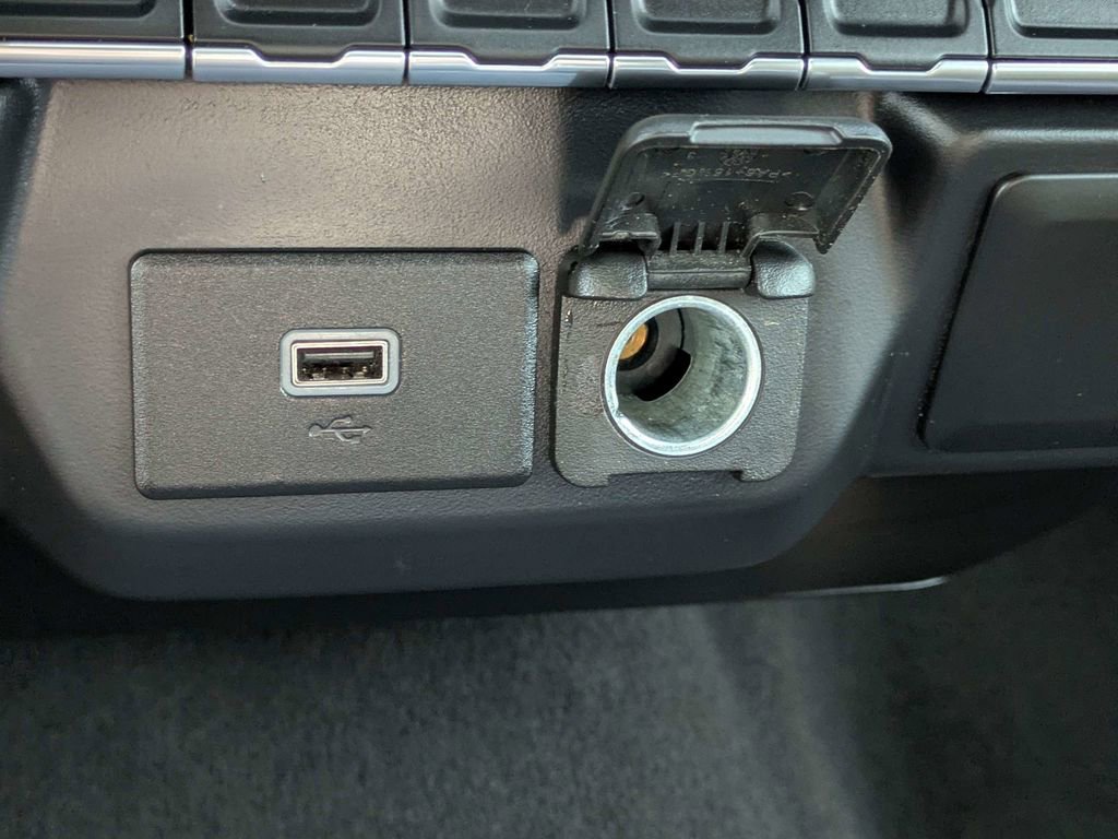 Used 2020 Chevrolet Silverado 1500 Custom w/ Custom Value Package RWD image 21