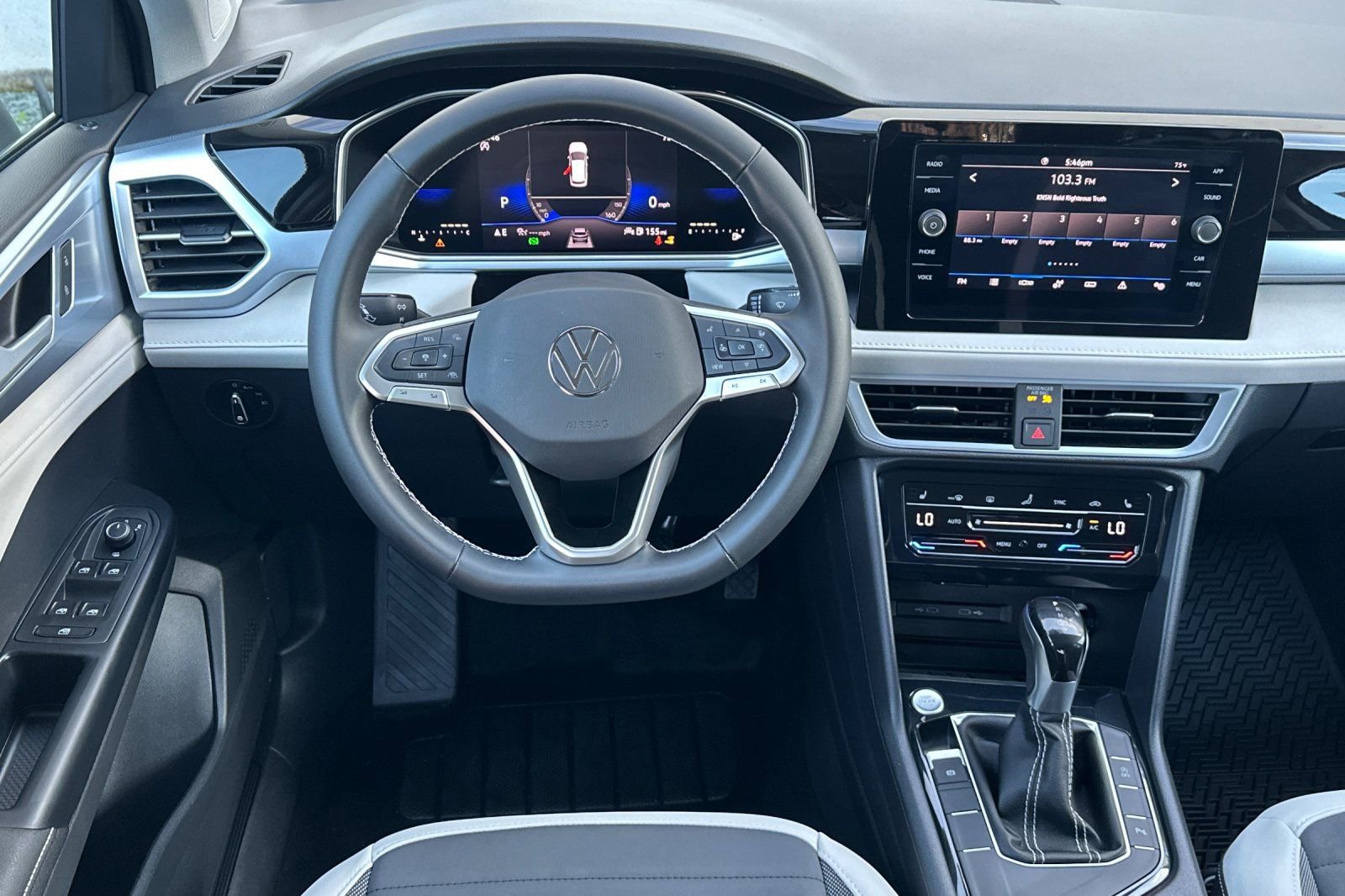 New 2026 Volkswagen Taos SE FWD image 12