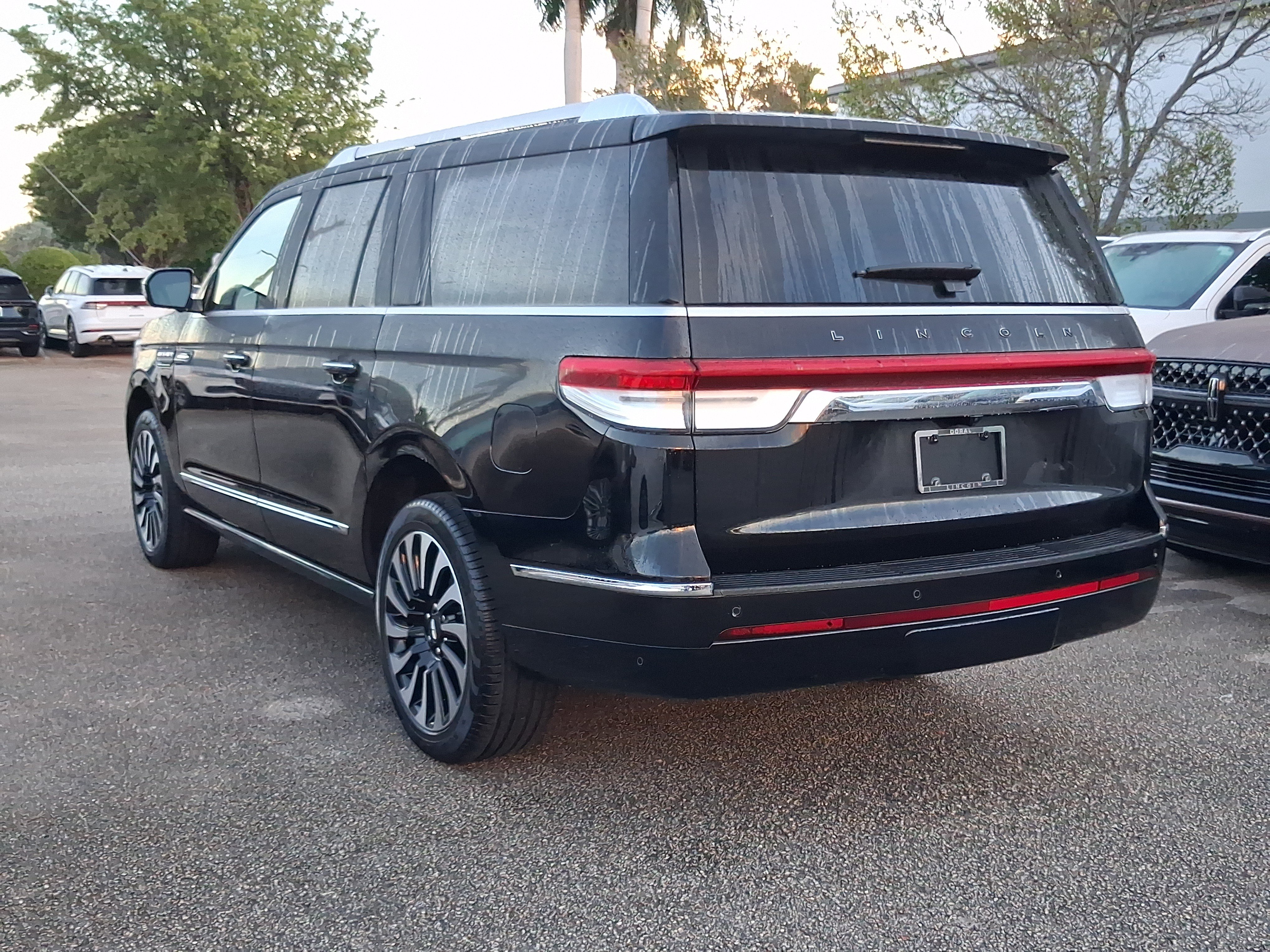 Used 2024 Lincoln Navigator L Black Label AWD/4WD image 3