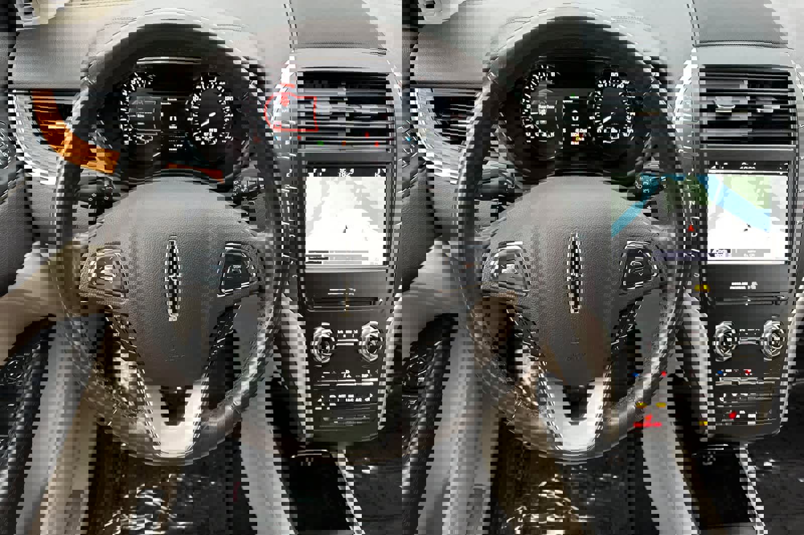 Used 2018 Lincoln MKC Select w/ Select Plus Package image 14