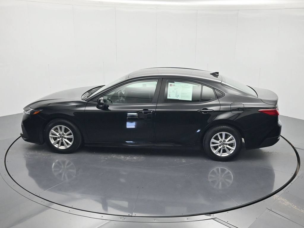 Used 2025 Toyota Camry LE FWD image 35