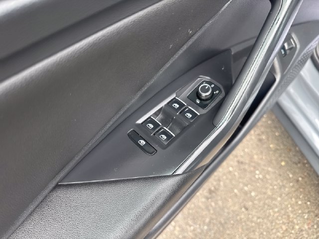 Used 2021 Volkswagen Jetta GLI Autobahn FWD image 12