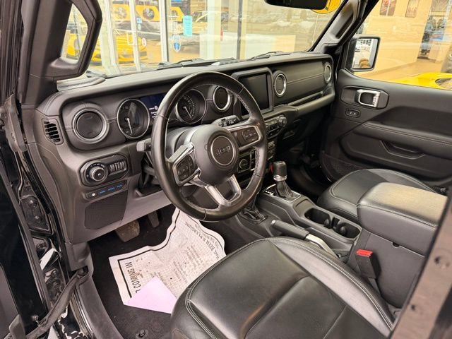 Used 2022 Jeep Wrangler Unlimited Sahara w/ Cold Weather Group AWD/4WD image 11
