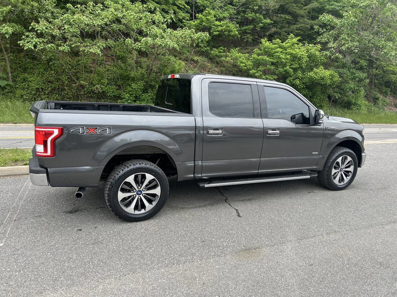 Used 2015 Ford F150 XLT w/ Equipment Group 302A Luxury image 8