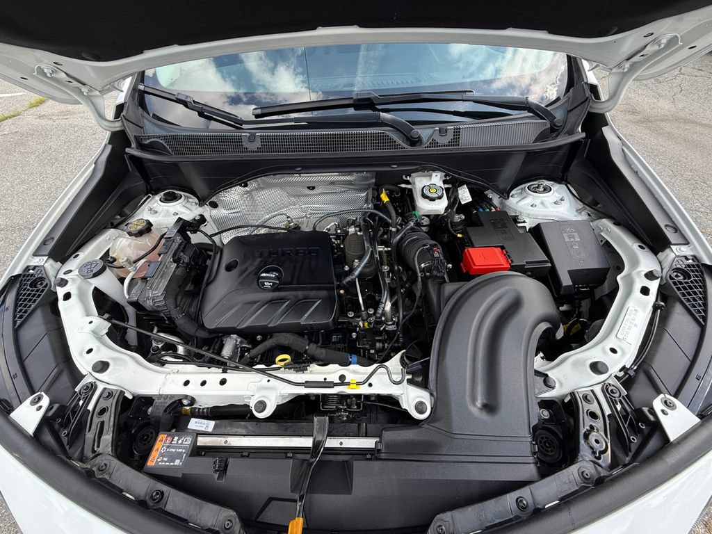 Used 2023 Buick Encore GX Essence FWD image 26