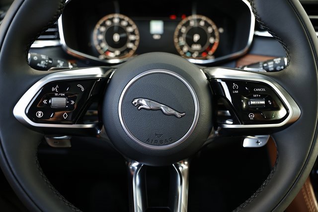 New 2026 Jaguar F-PACE R-Dynamic S image 39