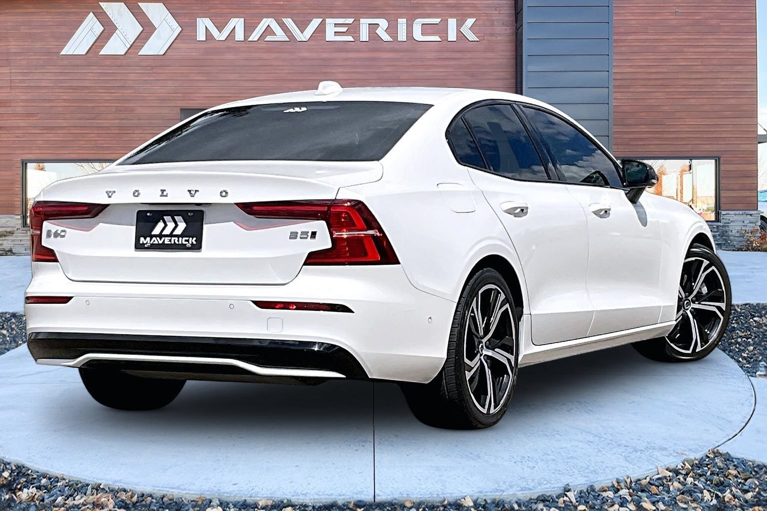 Used 2023 Volvo S60 B5 Plus w/ Climate Package AWD/4WD image 5
