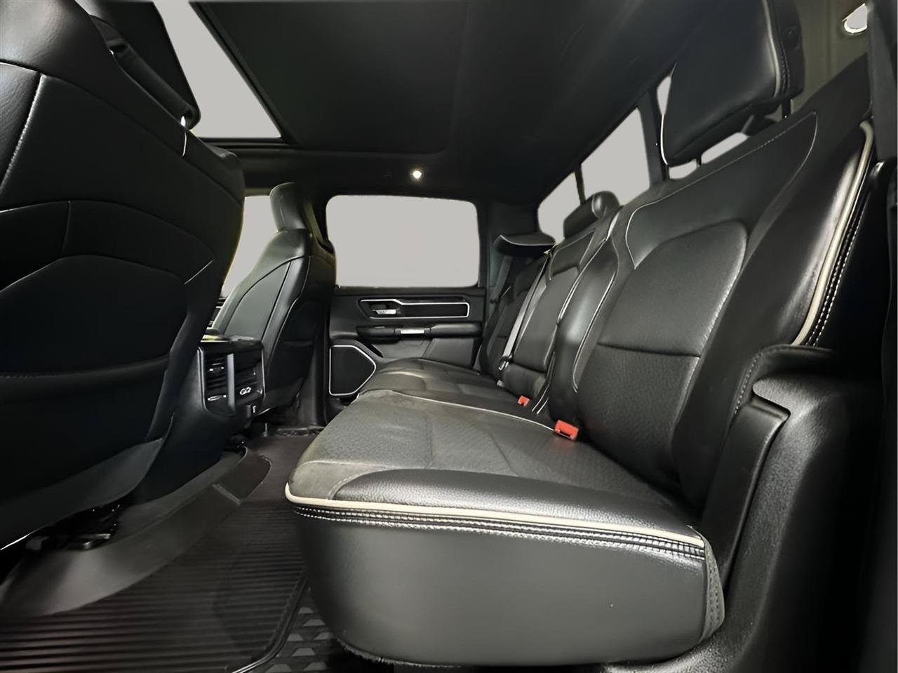 Used 2020 RAM 1500 Laramie w/ Sport Appearance Package AWD/4WD image 23