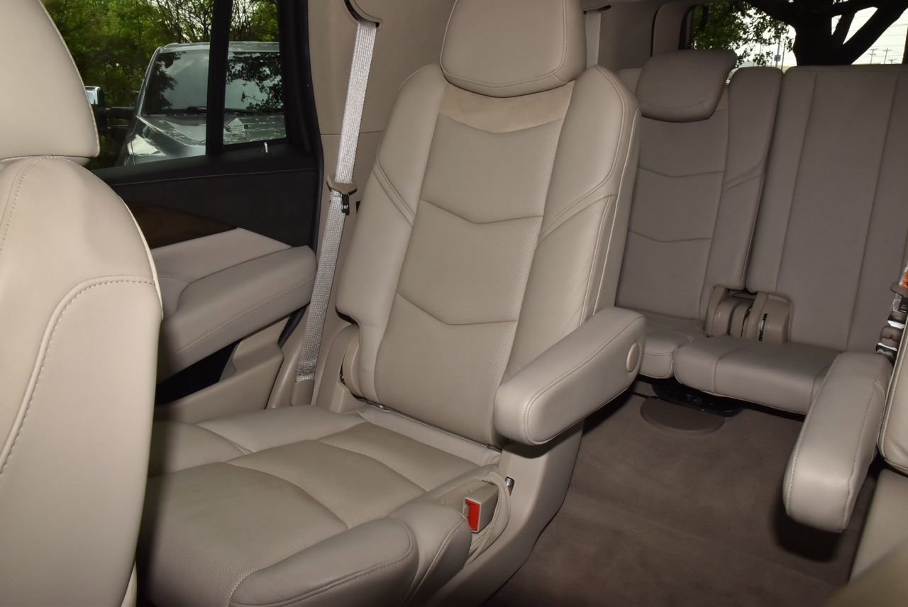 Used 2020 Cadillac Escalade Luxury image 21